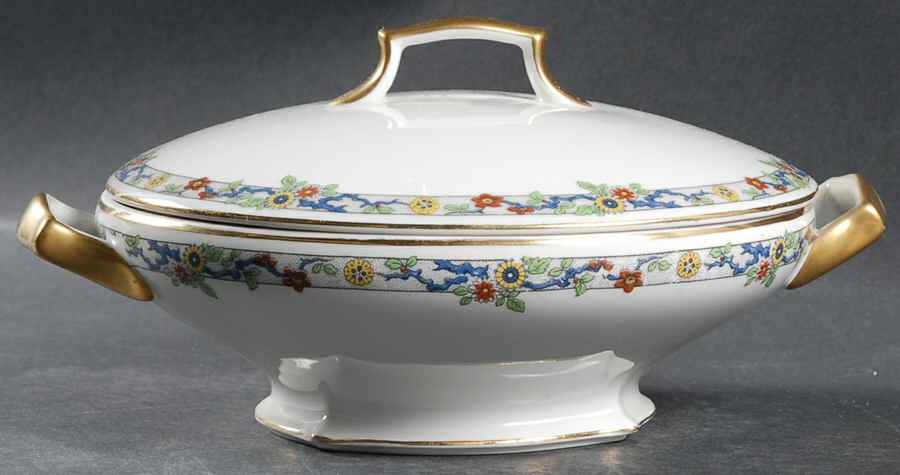TRV12 Round Covered Vegetable by Tressemanes & Vogt-1