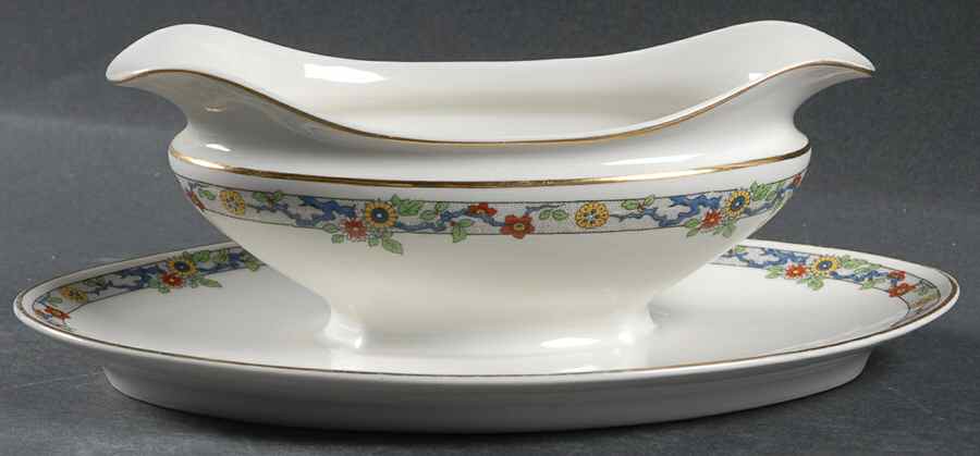TRV12 Gravy Boat with Attached Underplate by Tressemanes & Vogt-1