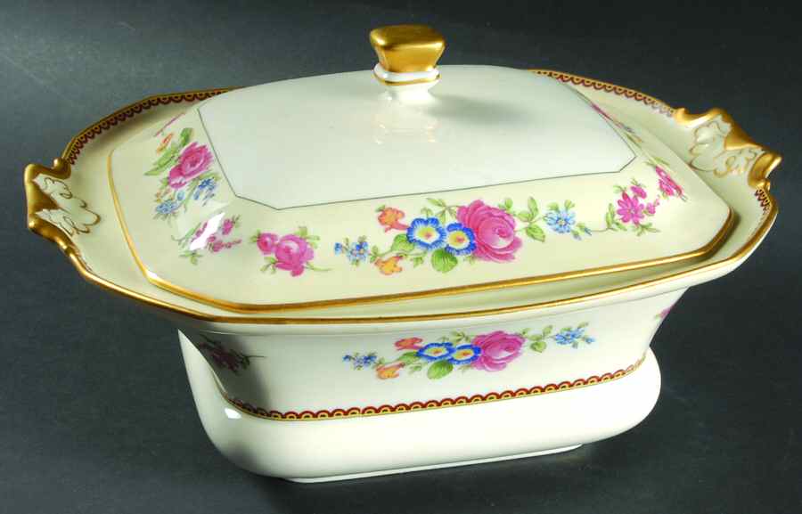 TRV147 Rectangular Covered Vegetable by Tressemanes & Vogt-1