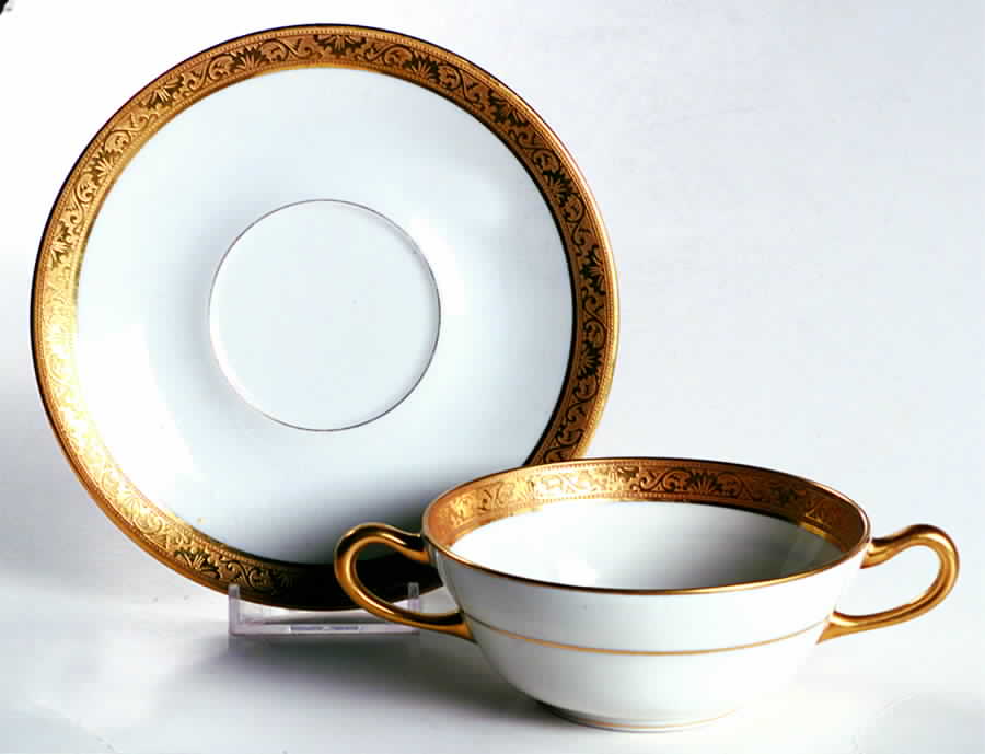 TRV15 Flat Cream Soup Bowl & Saucer Set by Tressemanes & Vogt-1