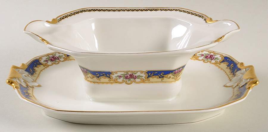 TRV16 Gravy Boat with Attached Underplate by Tressemanes & Vogt-1