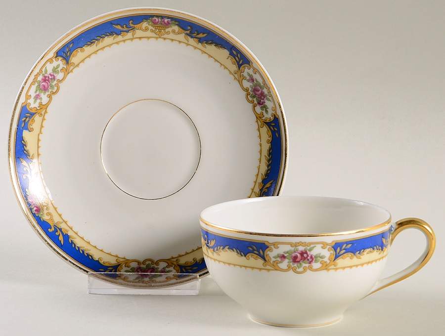 TRV16 Flat Cup & Saucer Set by Tressemanes & Vogt-1