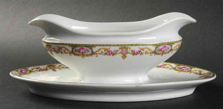 TRV38 Gravy Boat with Attached Underplate by Tressemanes & Vogt-1