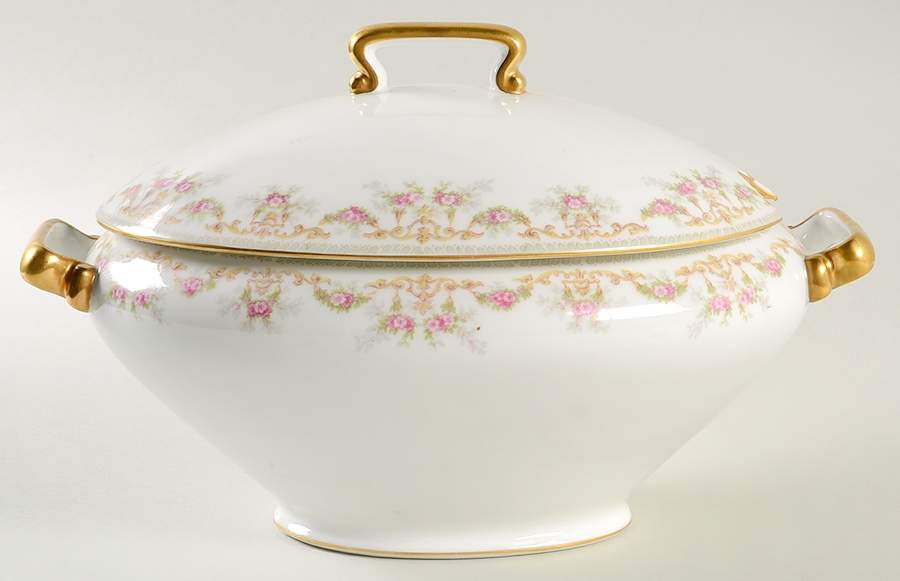 4711 Oval Tureen & Lid by Tressemanes & Vogt-1