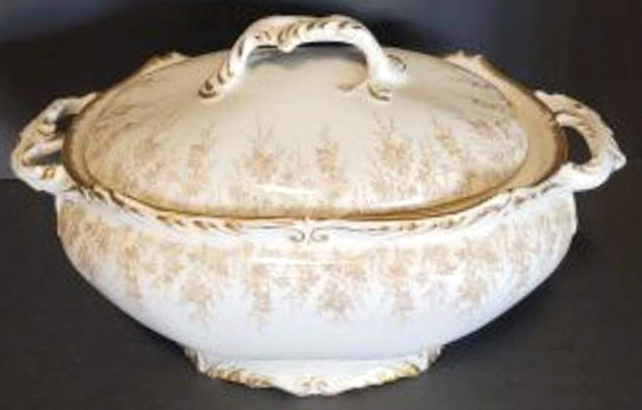 TRV73 Tureen &  Lid by Tressemanes & Vogt-1