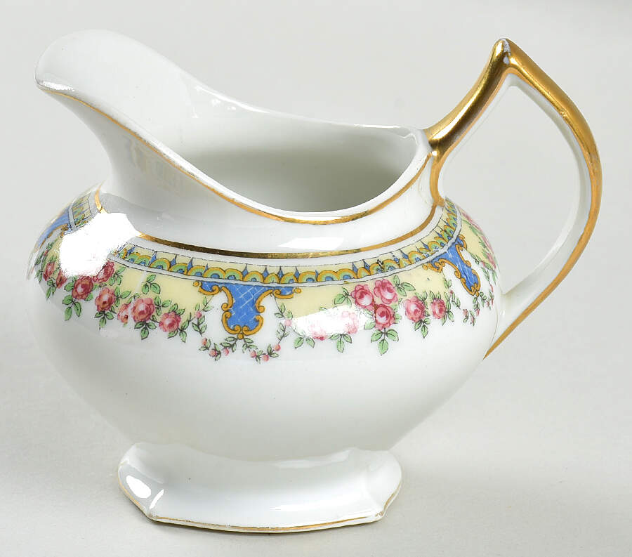 TRV75 Creamer by Tressemanes & Vogt-1