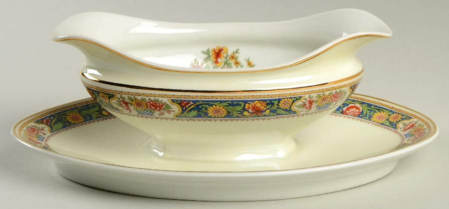 TRV76 Gravy Boat with Attached Underplate by Tressemanes & Vogt-1