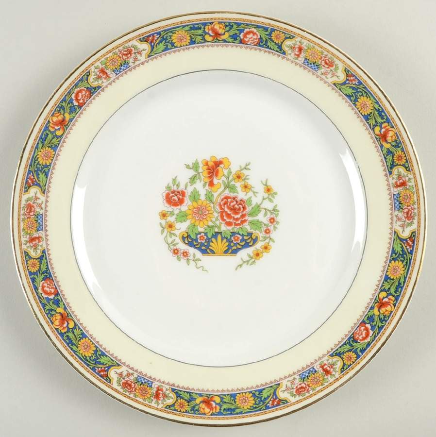 TRV76 Dinner Plate by Tressemanes & Vogt-1