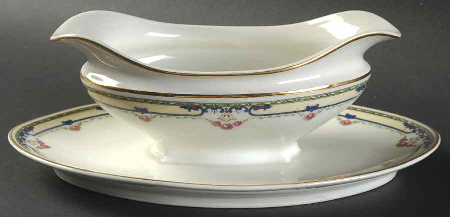 TRV78 Gravy Boat with Attached Underplate by Tressemanes & Vogt-1