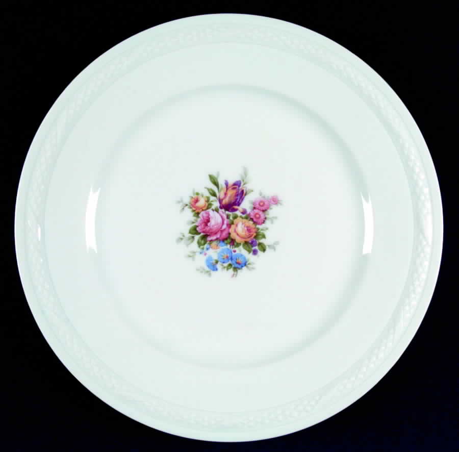 TRV8 Dinner Plate by Tressemanes & Vogt-1