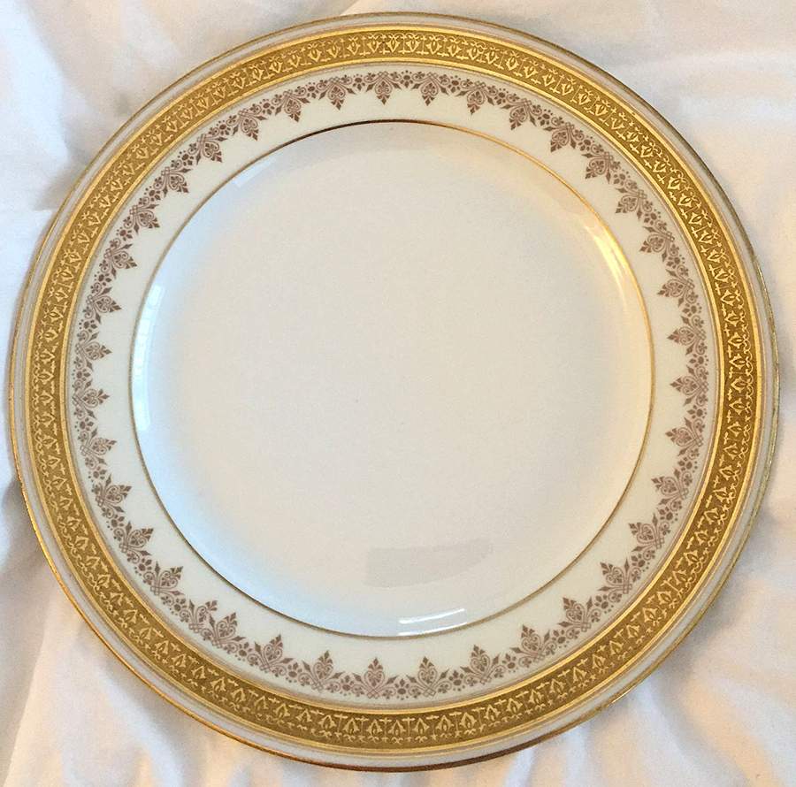 TRV86 Luncheon Plate by Tressemanes & Vogt-1