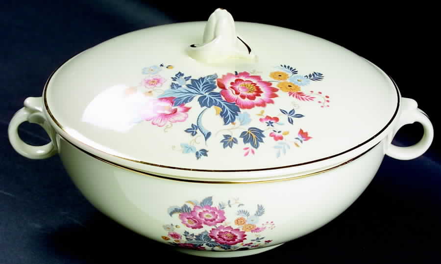 1915 Round Covered Vegetable by Taylor, Smith & Taylor (Ts&T)-1