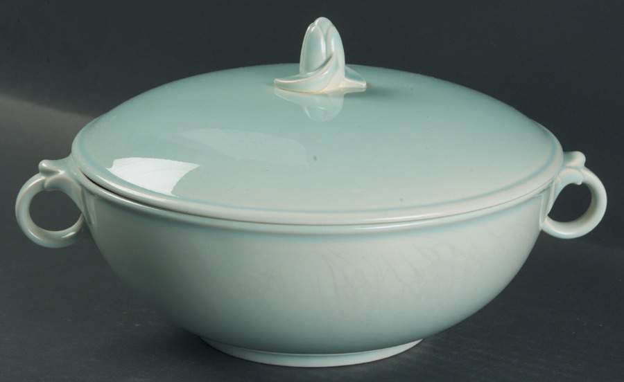 Luray Pastels Surf Green 1.25 Qt Round Covered Casserole by Taylor, Smith & Taylor (Ts&T)-1