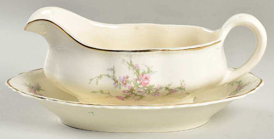 1653 Gravy Boat & Underplate by Taylor, Smith & Taylor (Ts&T)-1