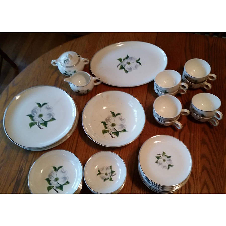 TST194 Dinner Plate by Taylor, Smith & Taylor (Ts&T)-1