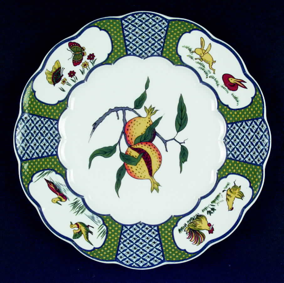 Kutani Dinner Plate by Taitu-1