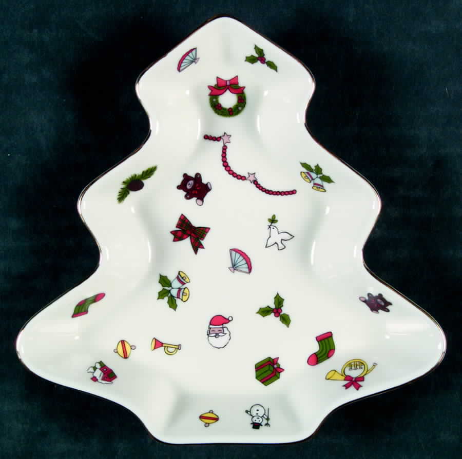 Noel Tree Shaped Plate by Taitu-1