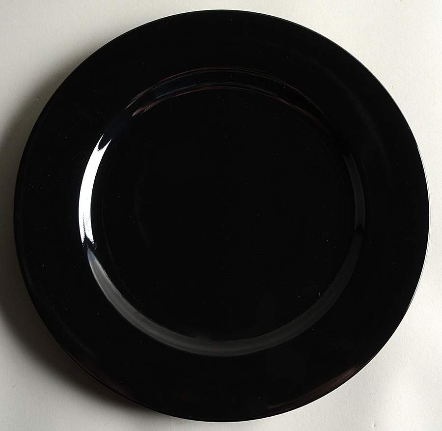 Uno Black Large Dinner Plate by Taitu-1