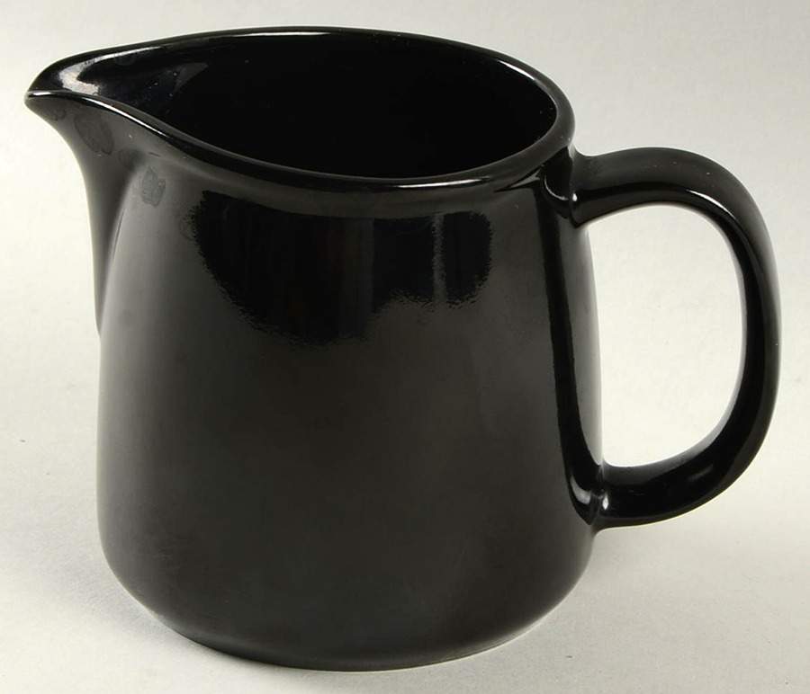 Uno Black Creamer by Taitu-1