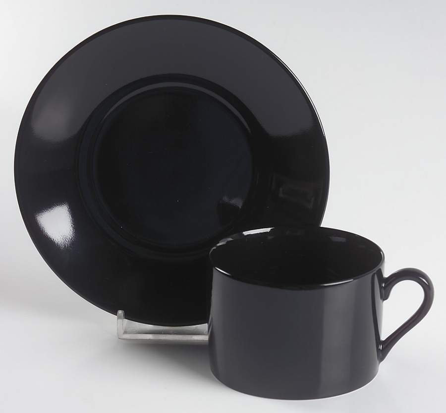 Uno Black Flat Cup & Saucer Set by Taitu-1