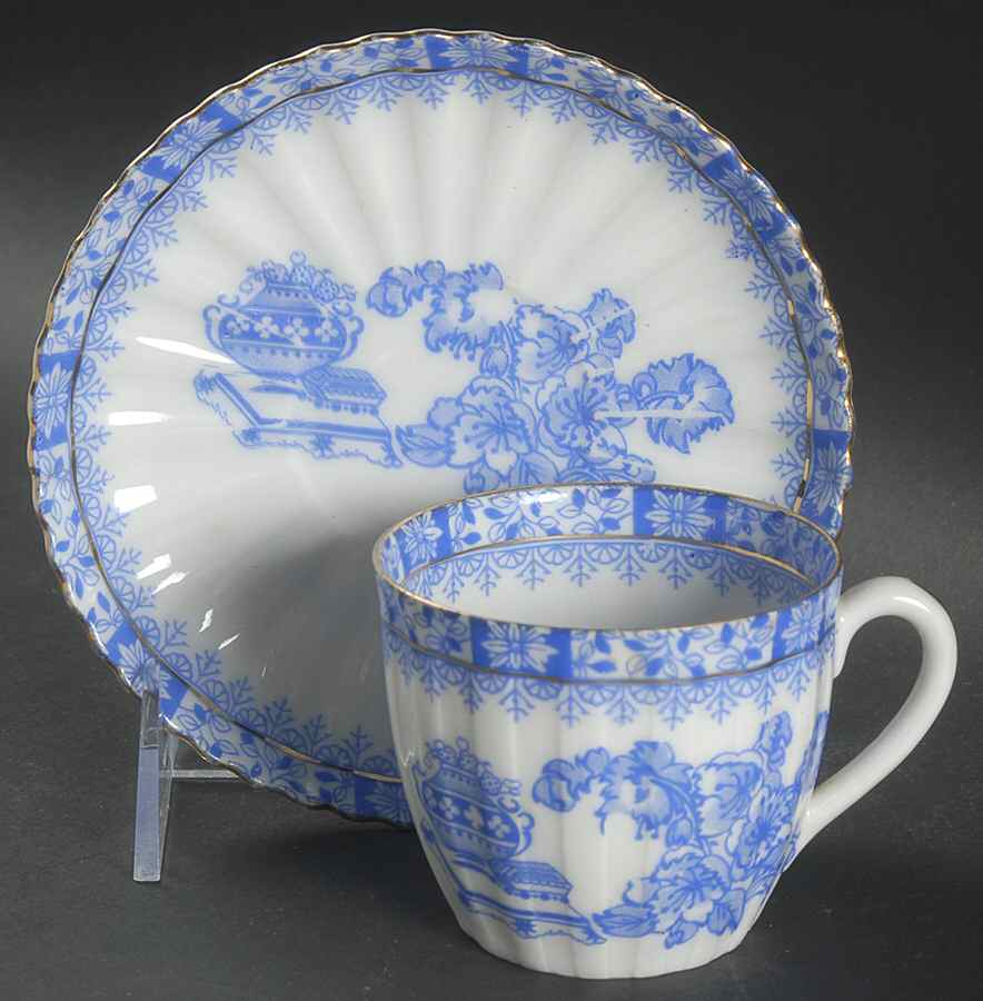 China Blau Flat Cup & Saucer Set by Tuppack-1