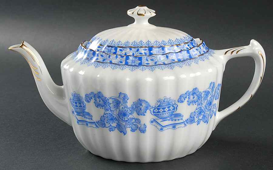 China Blau Teapot & Lid by Tuppack-1