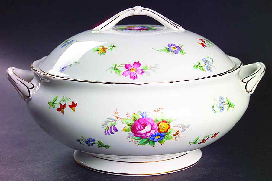 Bouquet Round Covered Vegetable by Tuscan - Royal Tuscan-1