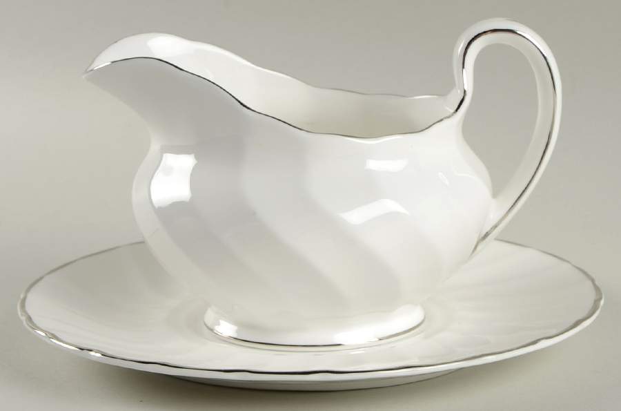 Claridge Gravy Boat & Underplate by Tuscan - Royal Tuscan-1