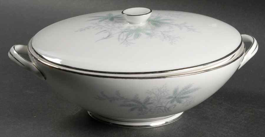 Ferndale Round Covered Vegetable by Tuscan - Royal Tuscan-1