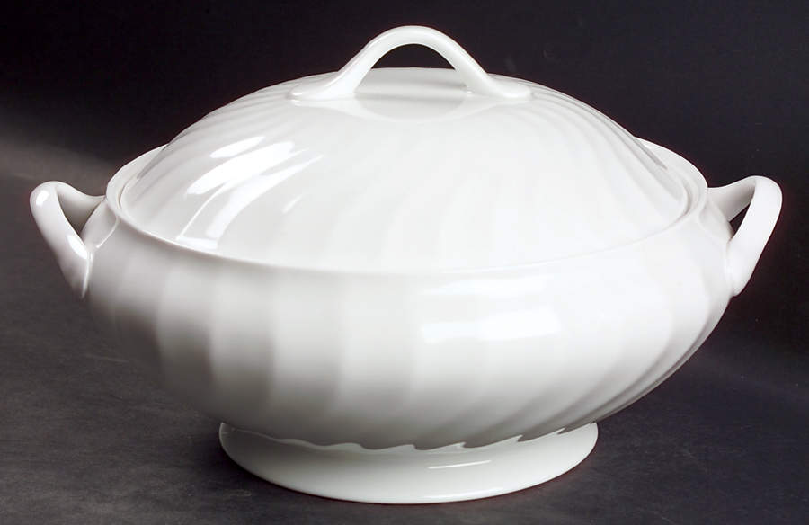 Whitecliffe Round Covered Vegetable by Tuscan - Royal Tuscan-1