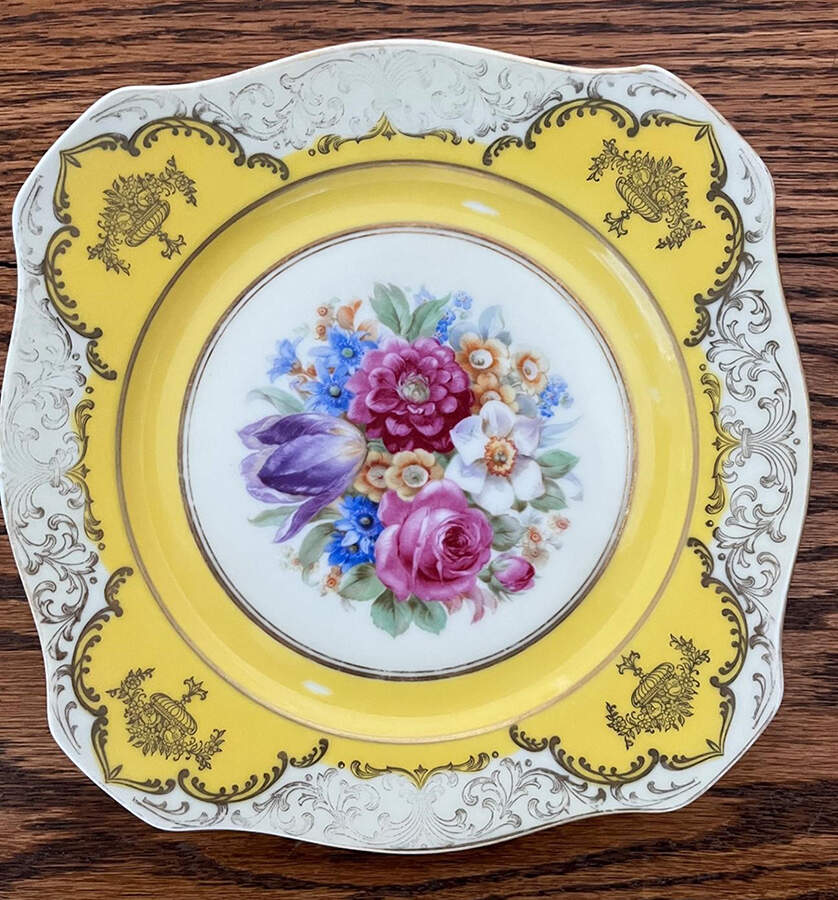 TIR122 Square Salad Plate by Tirschenreuth-1