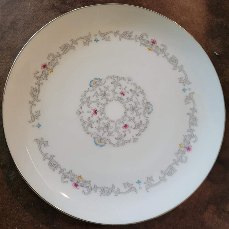Medallion Dinner Plate by Towne-1