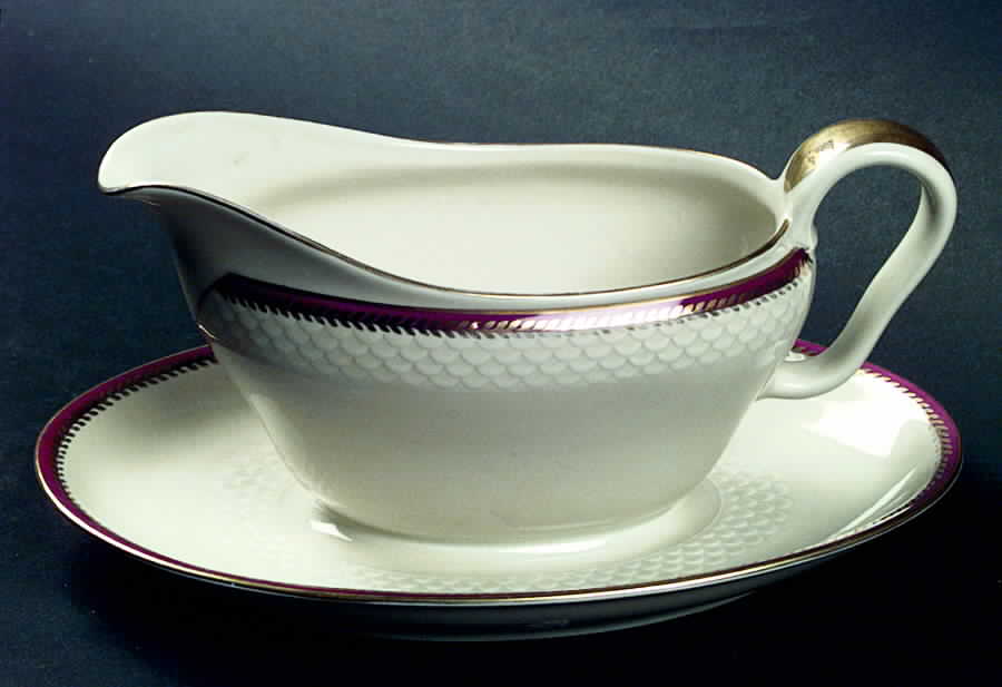 01993 Gravy Boat with Attached Underplate by Thomas-1