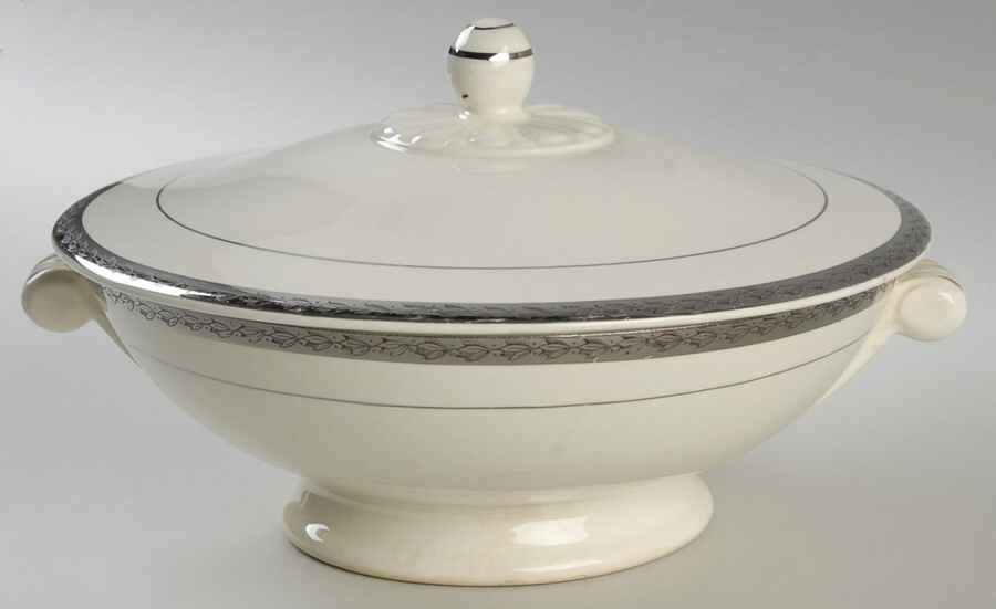 4404 Round Covered Vegetable by Taylor, Smith & Taylor (Ts&T)-1