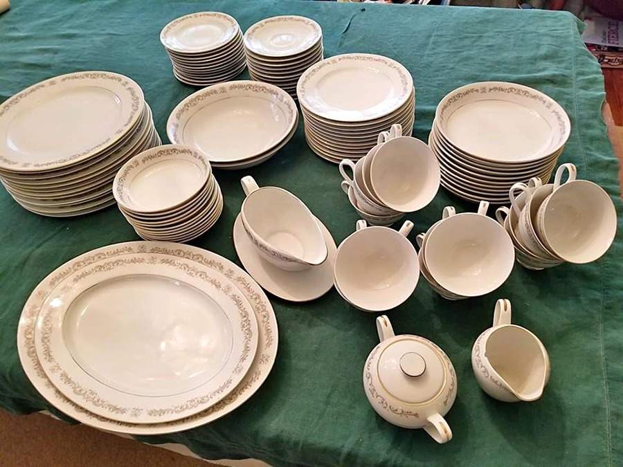 Carillon Dinner Plate by Towne House-1