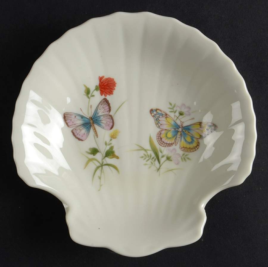 Dew Shell Shaped Dish by Takahashi-1