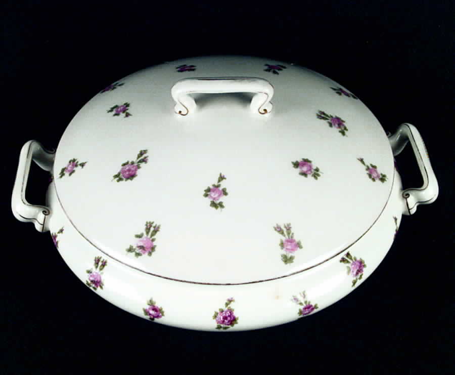 TRV177 Round Covered Vegetable by Tressemanes & Vogt-1