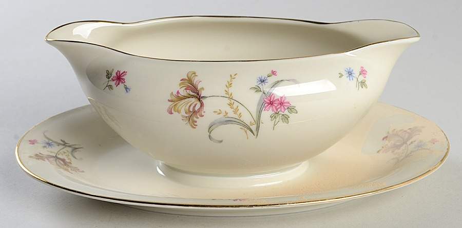 TIR141 Gravy Boat with Attached Underplate by Tirschenreuth-1