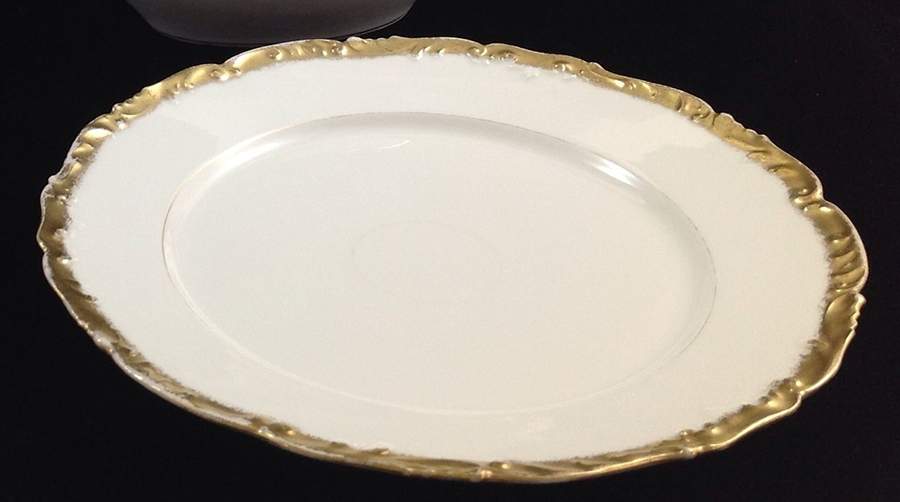 Wilmington Dinner Plate by Tressemanes & Vogt-1