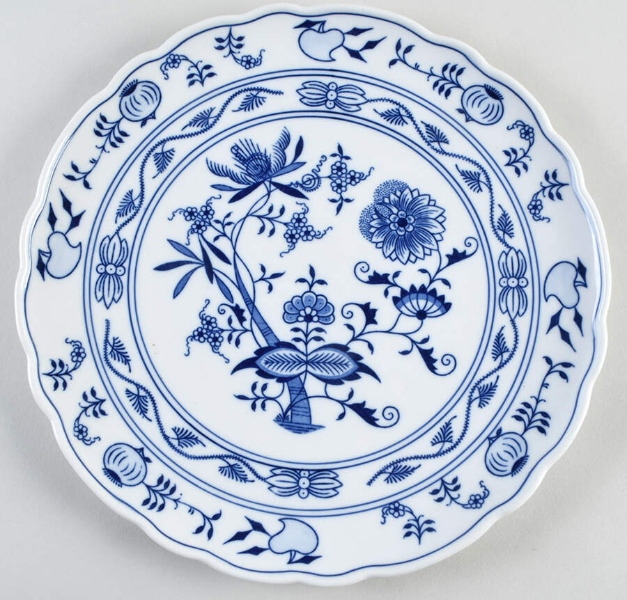Zwiebelmuster 12" Chop Plate (Round Platter) by Triptis-1
