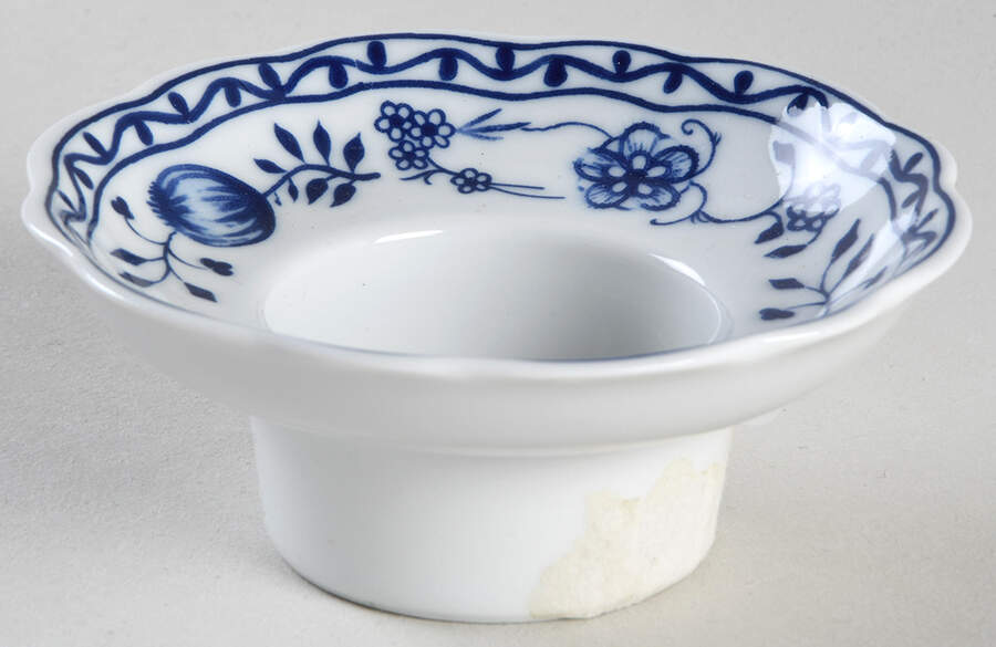 Zwiebelmuster Votive Candleholder by Triptis-1