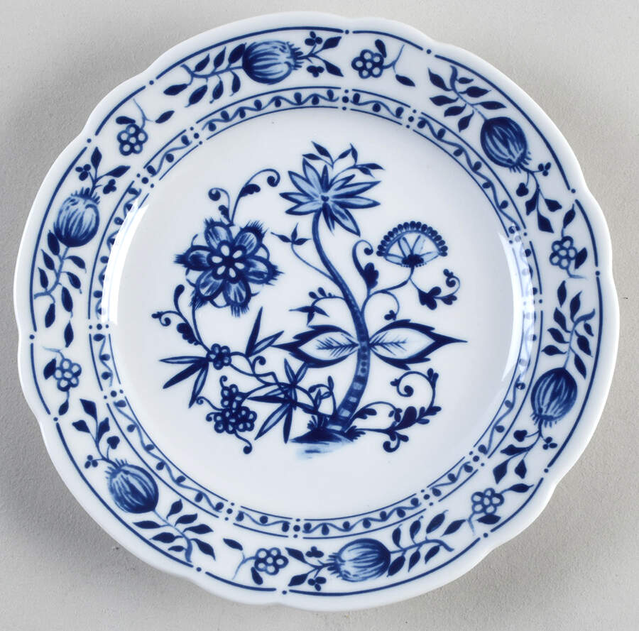 Zwiebelmuster Bread & Butter Plate by Triptis-1