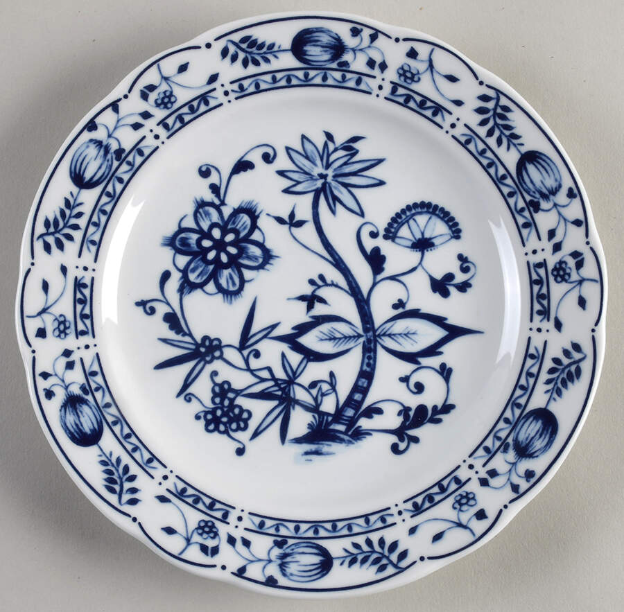 Zwiebelmuster Salad Plate by Triptis-1