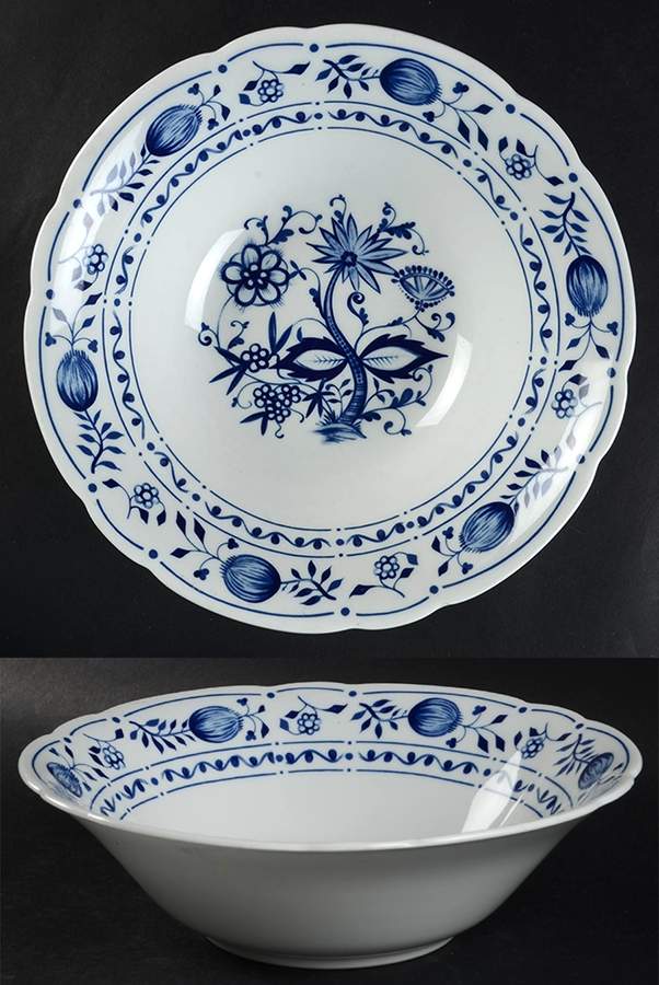 Zwiebelmuster 9" Round Vegetable Bowl by Triptis-1