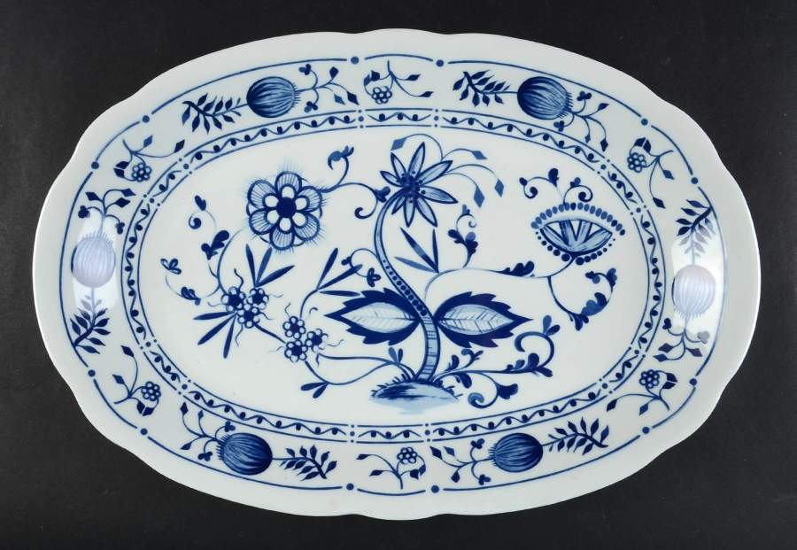 Zwiebelmuster 14" Oval Serving Platter by Triptis-1