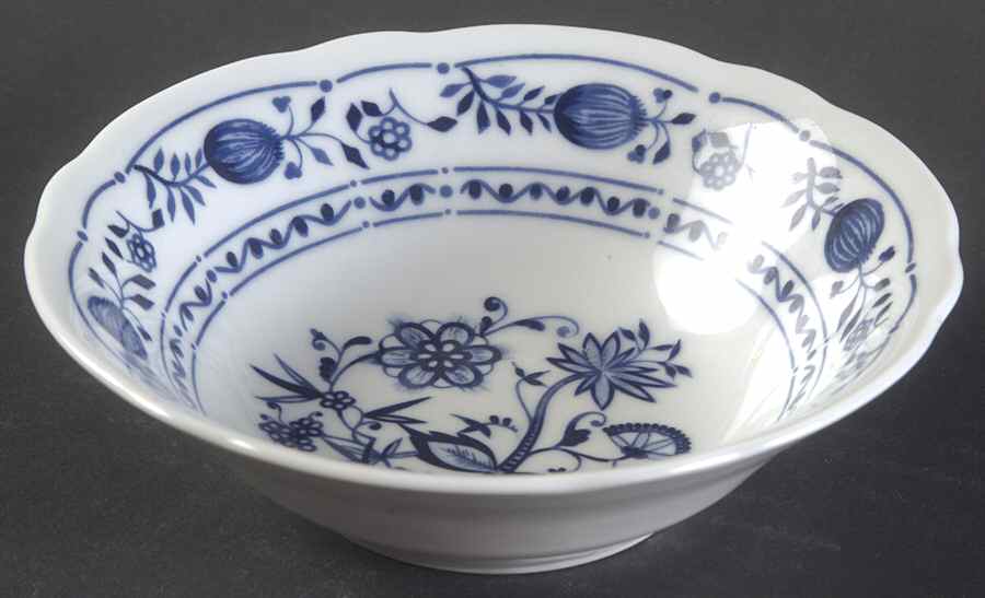 Zwiebelmuster Fruit/Dessert (Sauce) Bowl by Triptis-1
