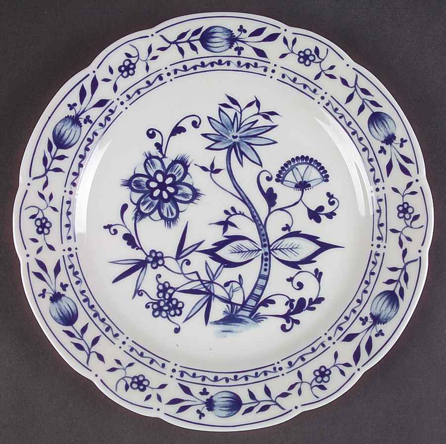 Zwiebelmuster Luncheon Plate by Triptis-1