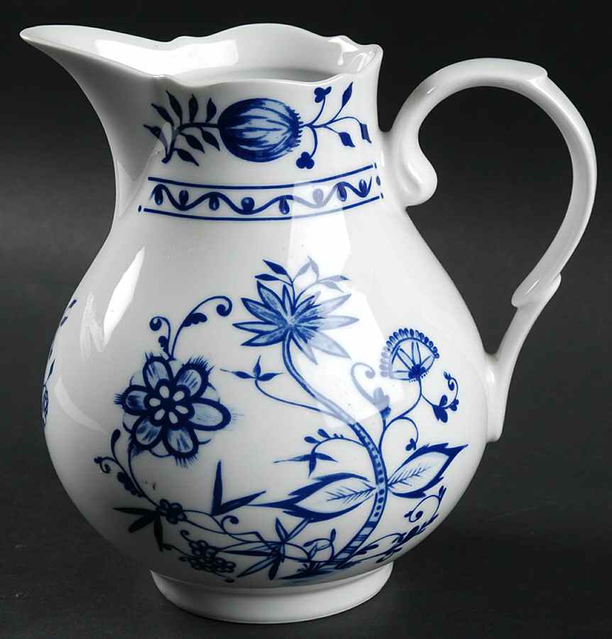Zwiebelmuster 32 Oz Pitcher by Triptis-1