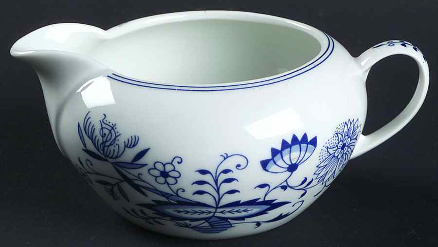 Blue Onion (Smooth) Creamer by Thun-1