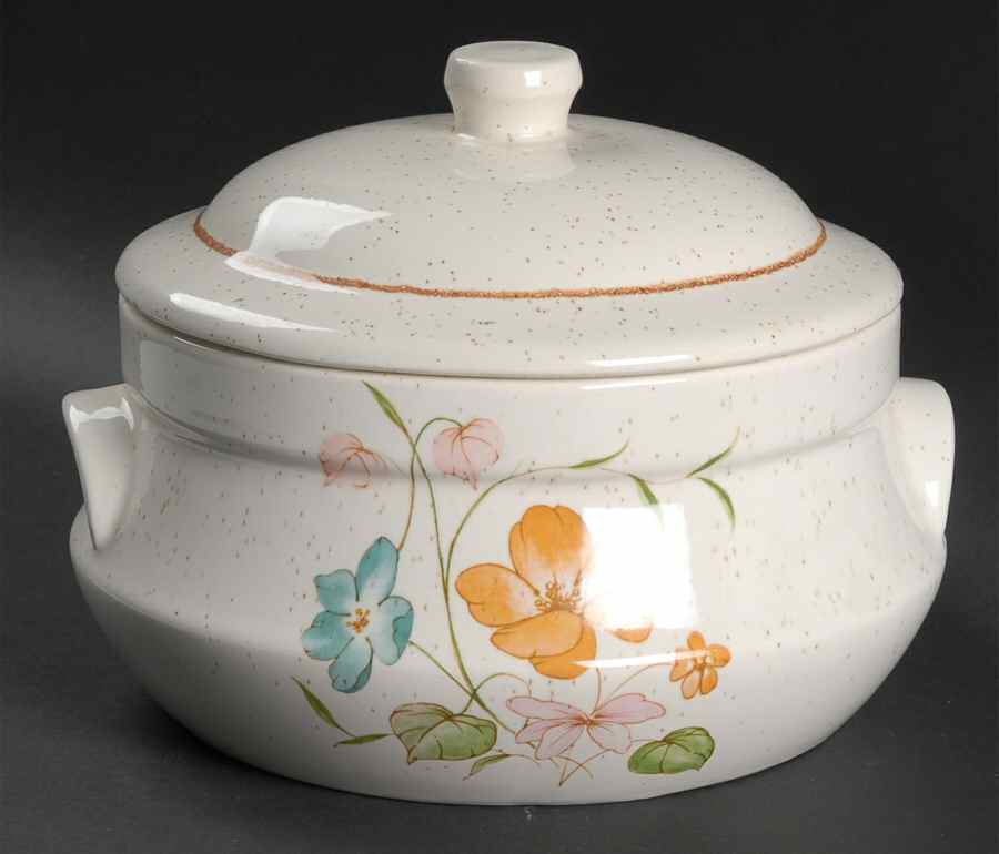 Poppy (Off White Background) 2.5 Qt Round Covered Casserole by Treasure Craft-1